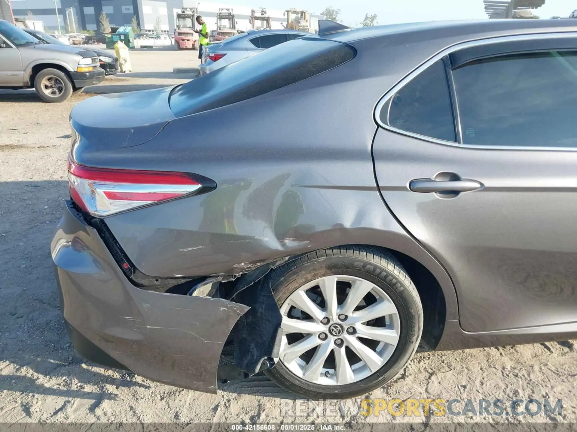 6 Photograph of a damaged car 4T1B11HK7KU706259 TOYOTA CAMRY 2019