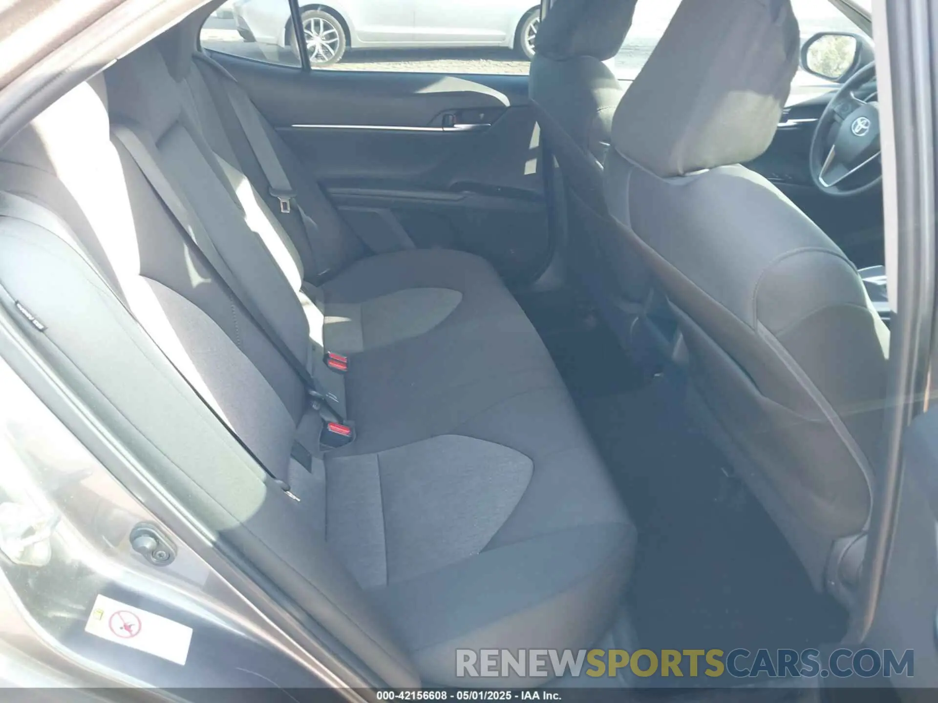 8 Photograph of a damaged car 4T1B11HK7KU706259 TOYOTA CAMRY 2019