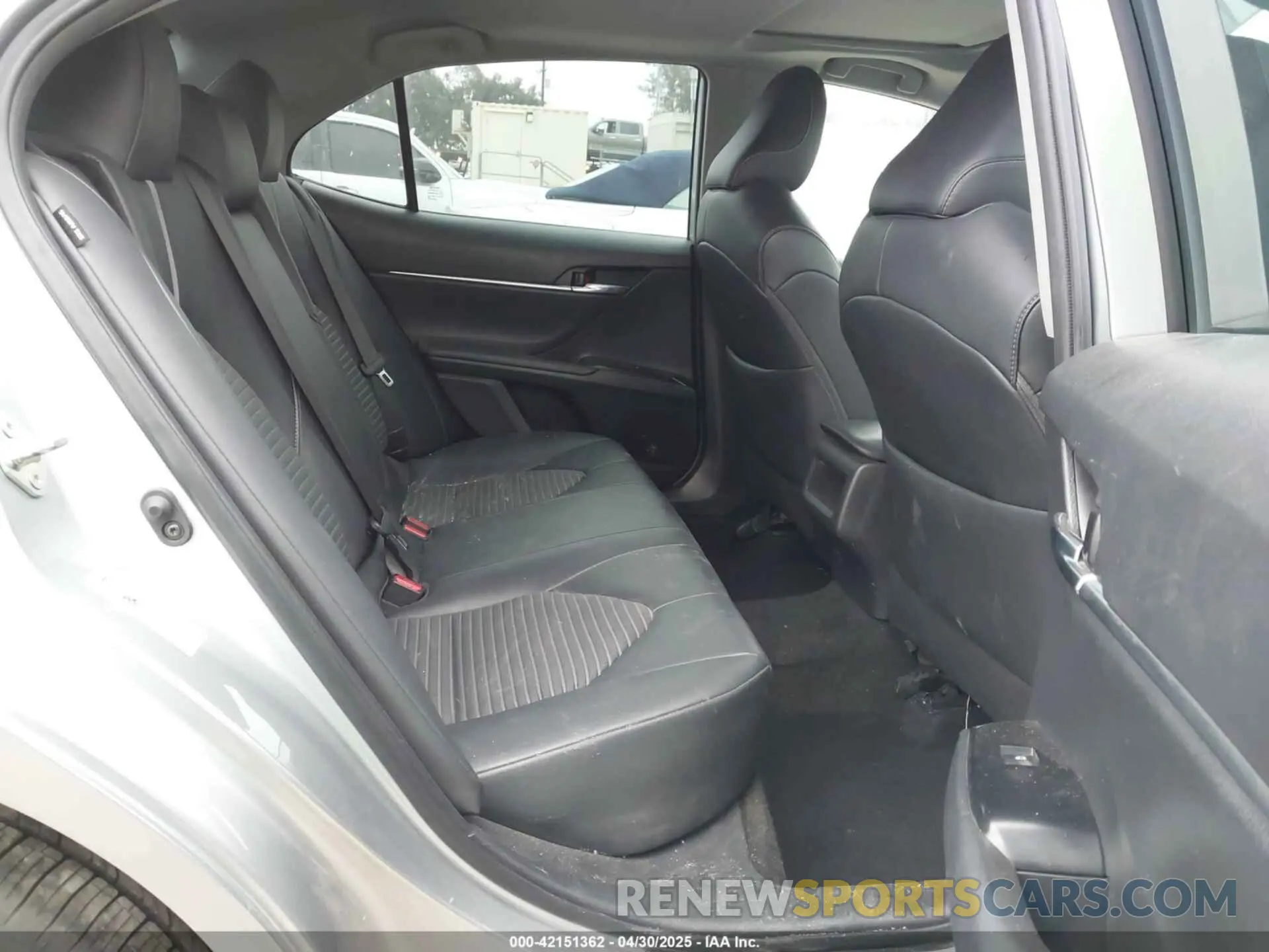 8 Photograph of a damaged car 4T1B11HK7KU713082 TOYOTA CAMRY 2019