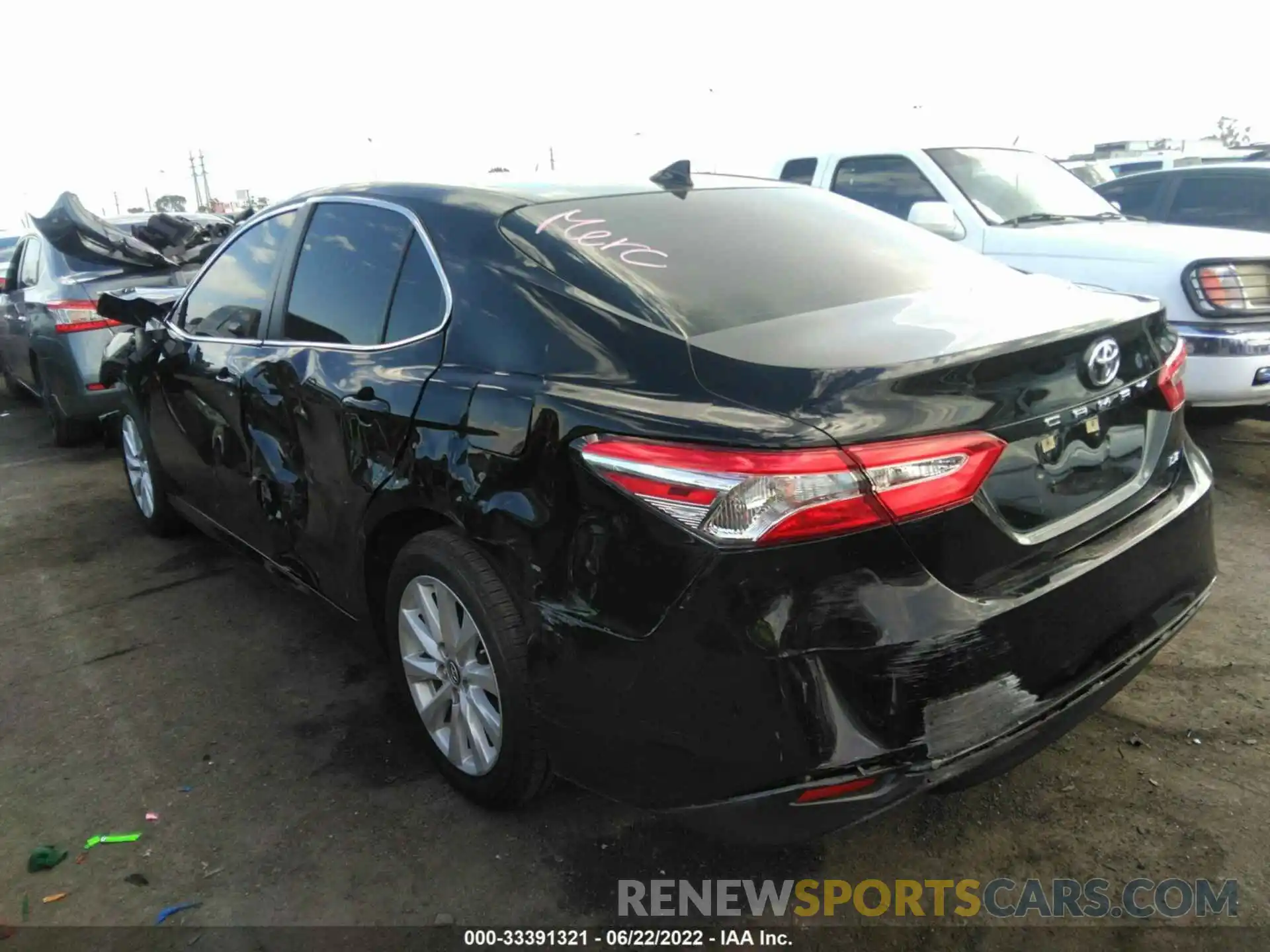 3 Photograph of a damaged car 4T1B11HK7KU713308 TOYOTA CAMRY 2019