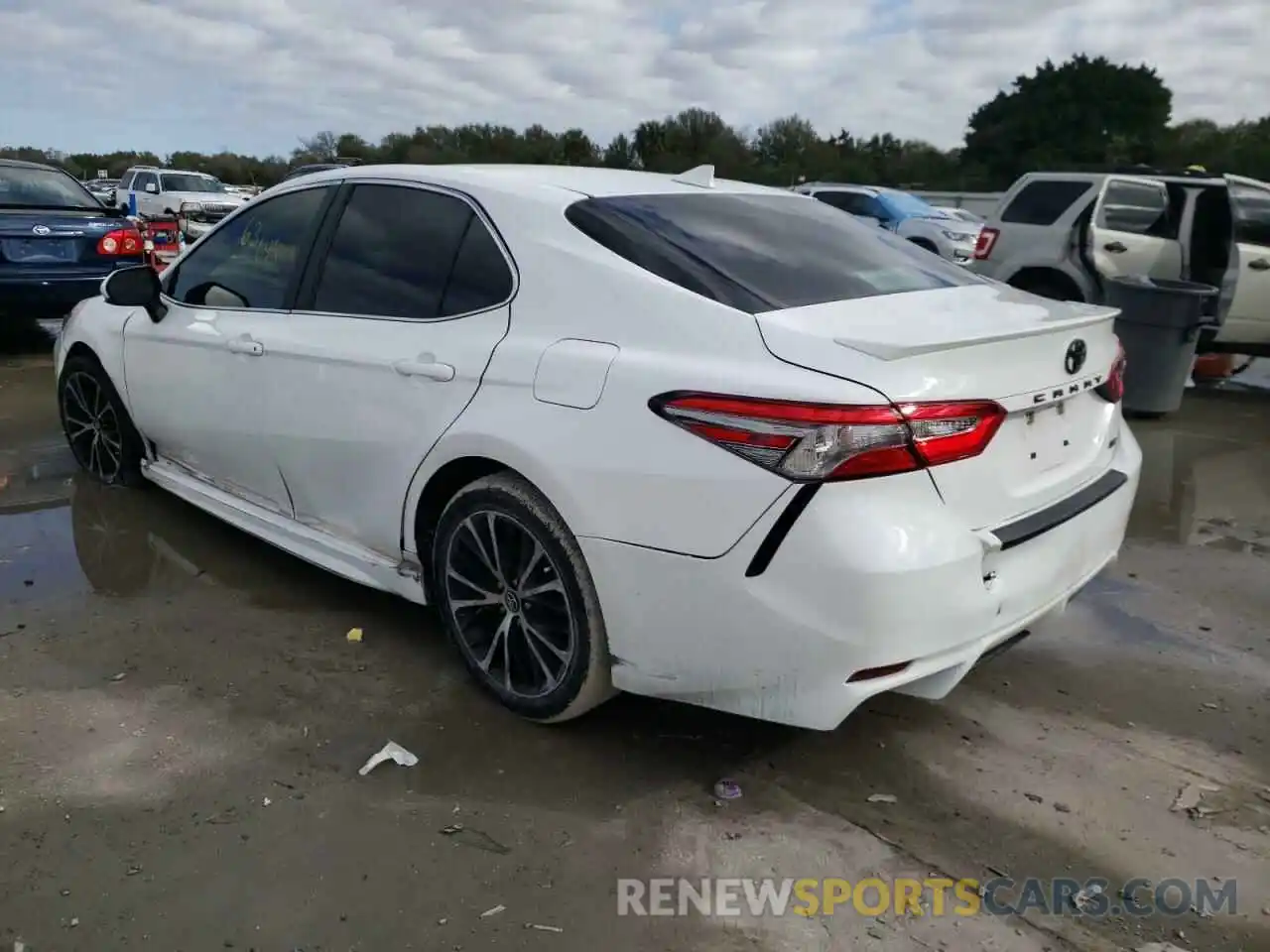 3 Photograph of a damaged car 4T1B11HK7KU717536 TOYOTA CAMRY 2019