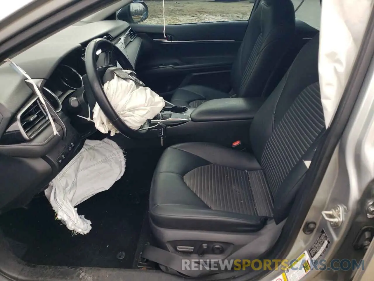 7 Photograph of a damaged car 4T1B11HK7KU722106 TOYOTA CAMRY 2019