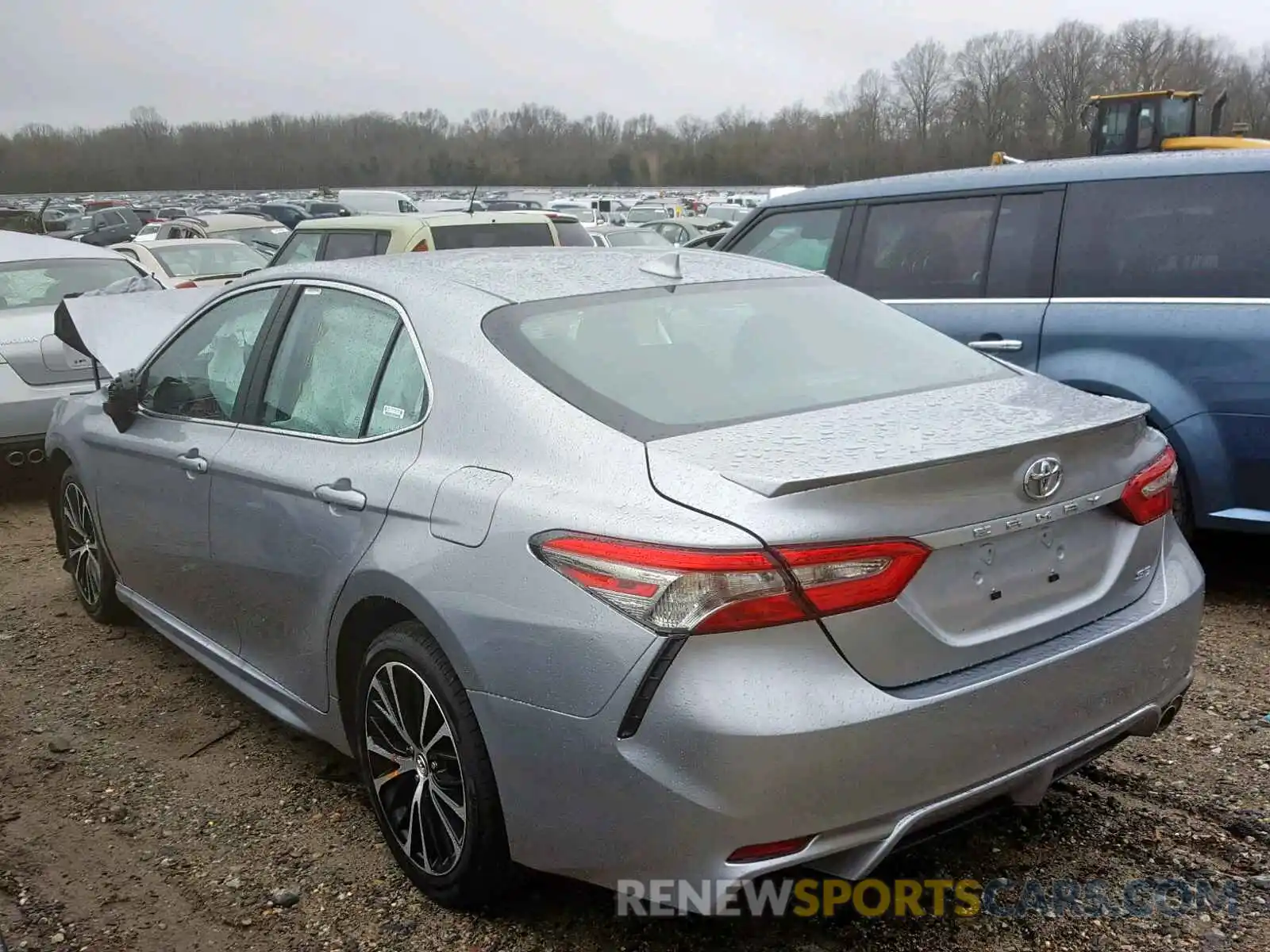 3 Photograph of a damaged car 4T1B11HK7KU725085 TOYOTA CAMRY 2019