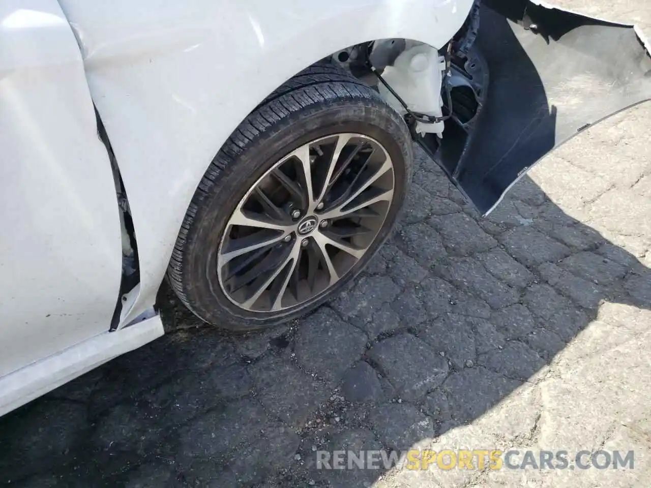 9 Photograph of a damaged car 4T1B11HK7KU728231 TOYOTA CAMRY 2019