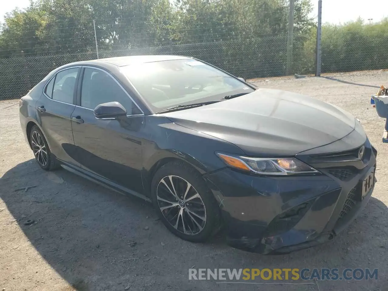 4 Photograph of a damaged car 4T1B11HK7KU728648 TOYOTA CAMRY 2019