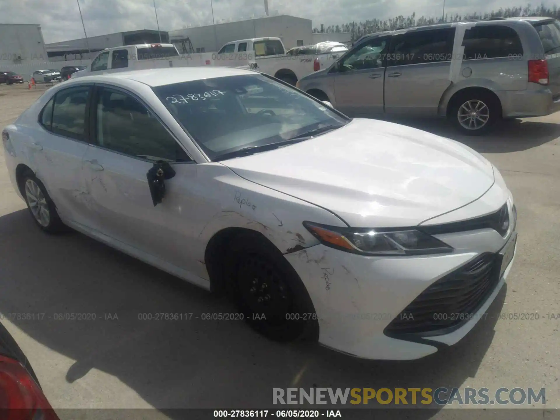 1 Photograph of a damaged car 4T1B11HK7KU729539 TOYOTA CAMRY 2019