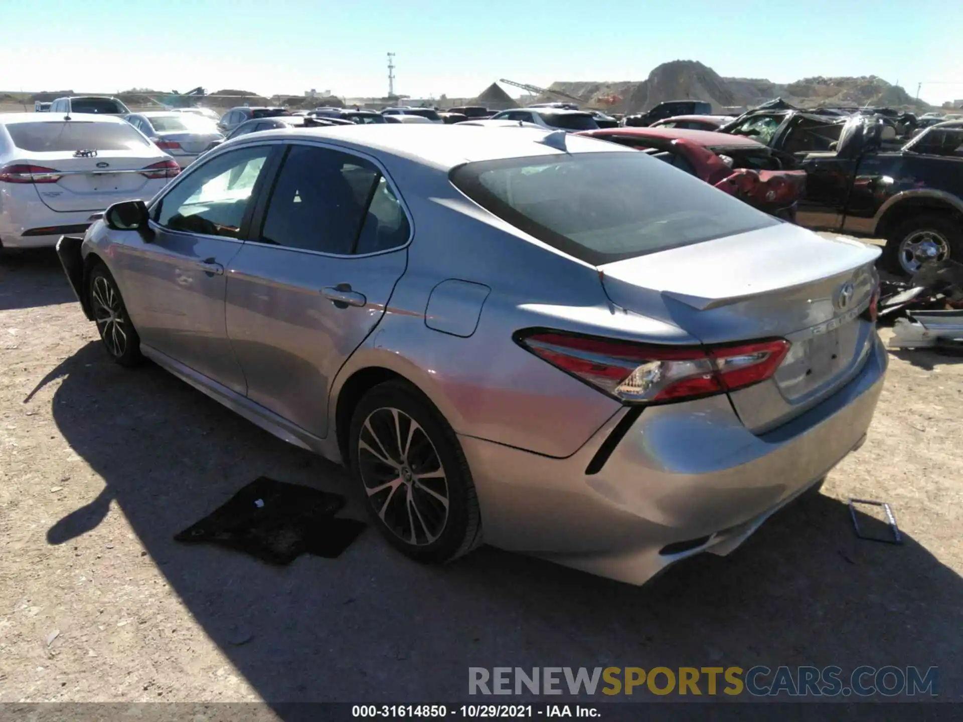 3 Photograph of a damaged car 4T1B11HK7KU730075 TOYOTA CAMRY 2019