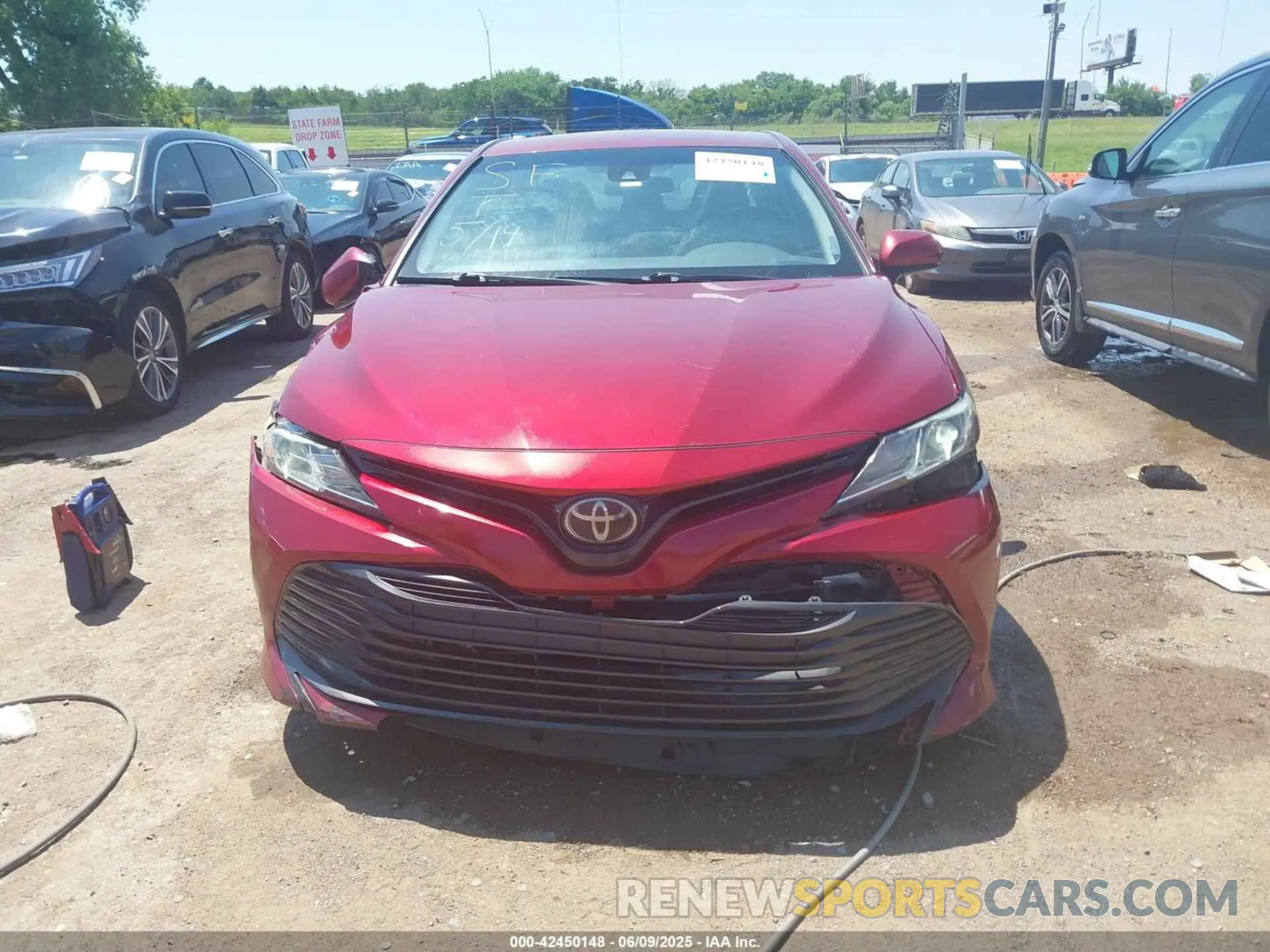 13 Photograph of a damaged car 4T1B11HK7KU740962 TOYOTA CAMRY 2019