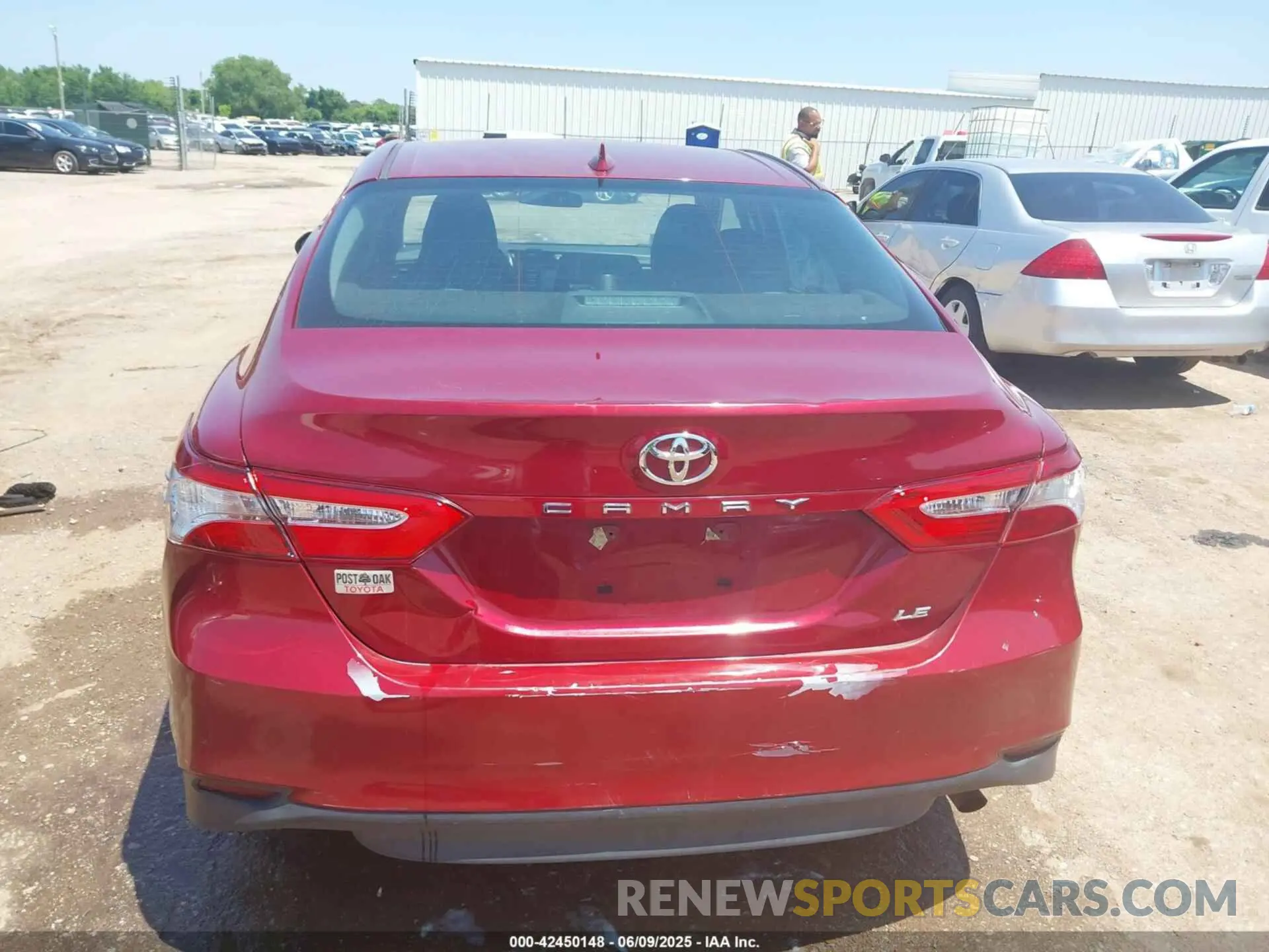 17 Photograph of a damaged car 4T1B11HK7KU740962 TOYOTA CAMRY 2019