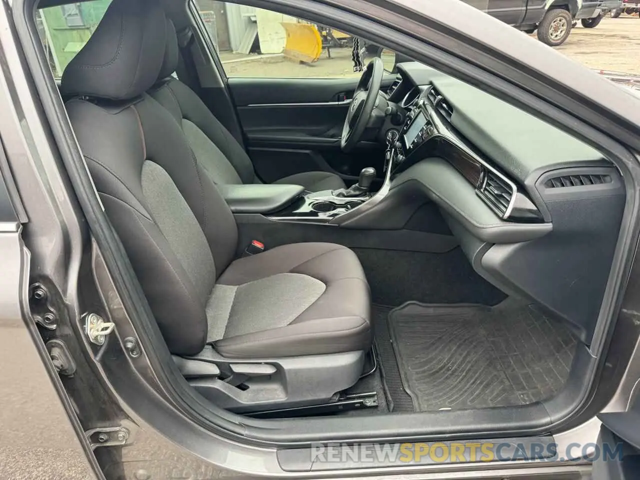 5 Photograph of a damaged car 4T1B11HK7KU741867 TOYOTA CAMRY 2019