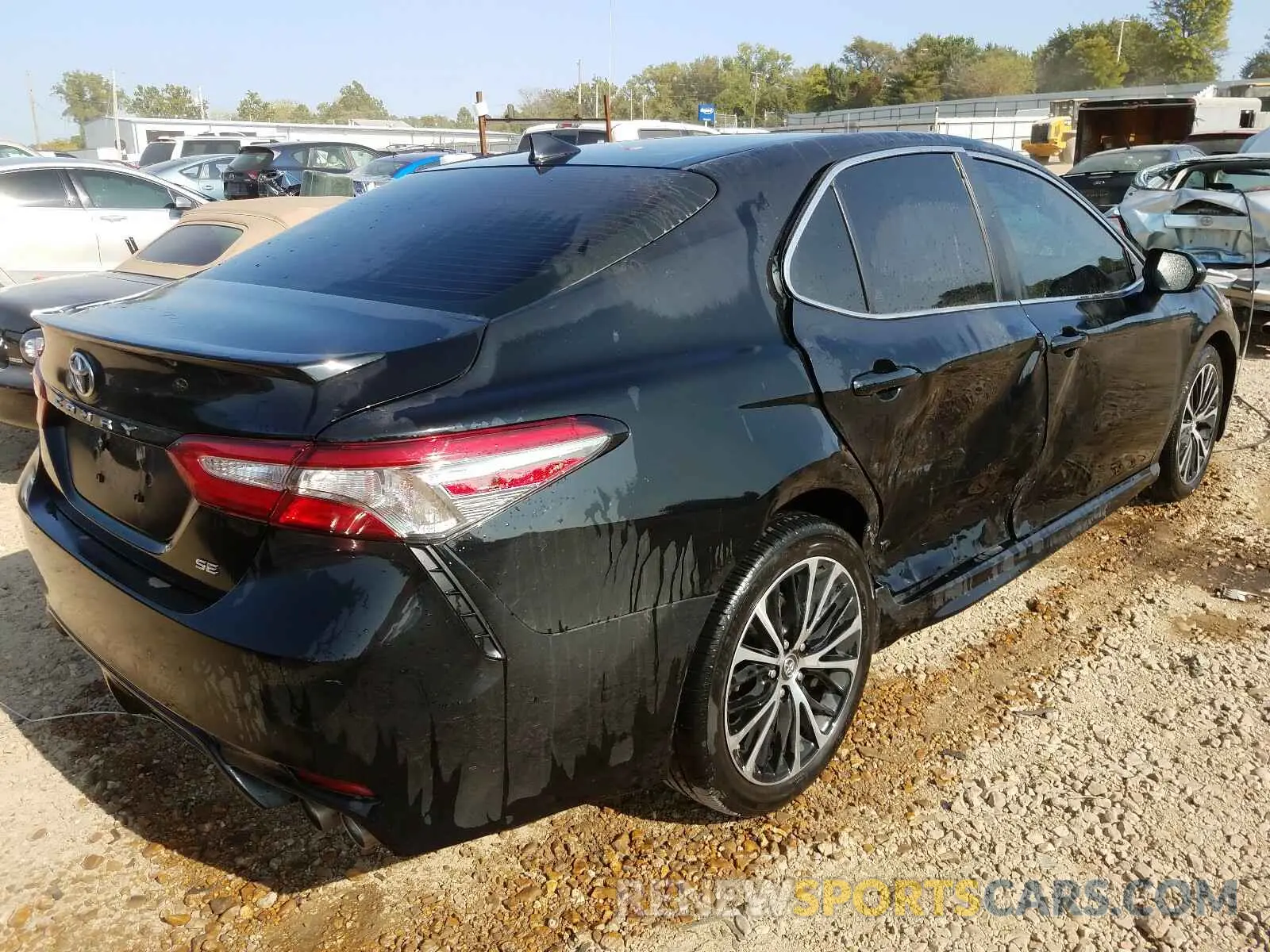 4 Photograph of a damaged car 4T1B11HK7KU744171 TOYOTA CAMRY 2019