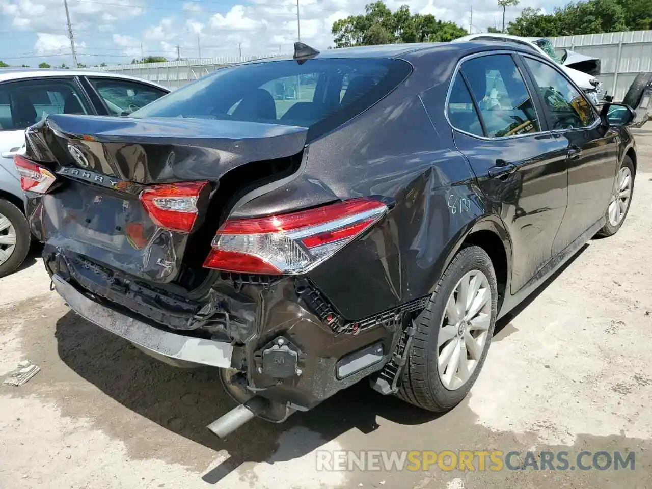 4 Photograph of a damaged car 4T1B11HK7KU749970 TOYOTA CAMRY 2019