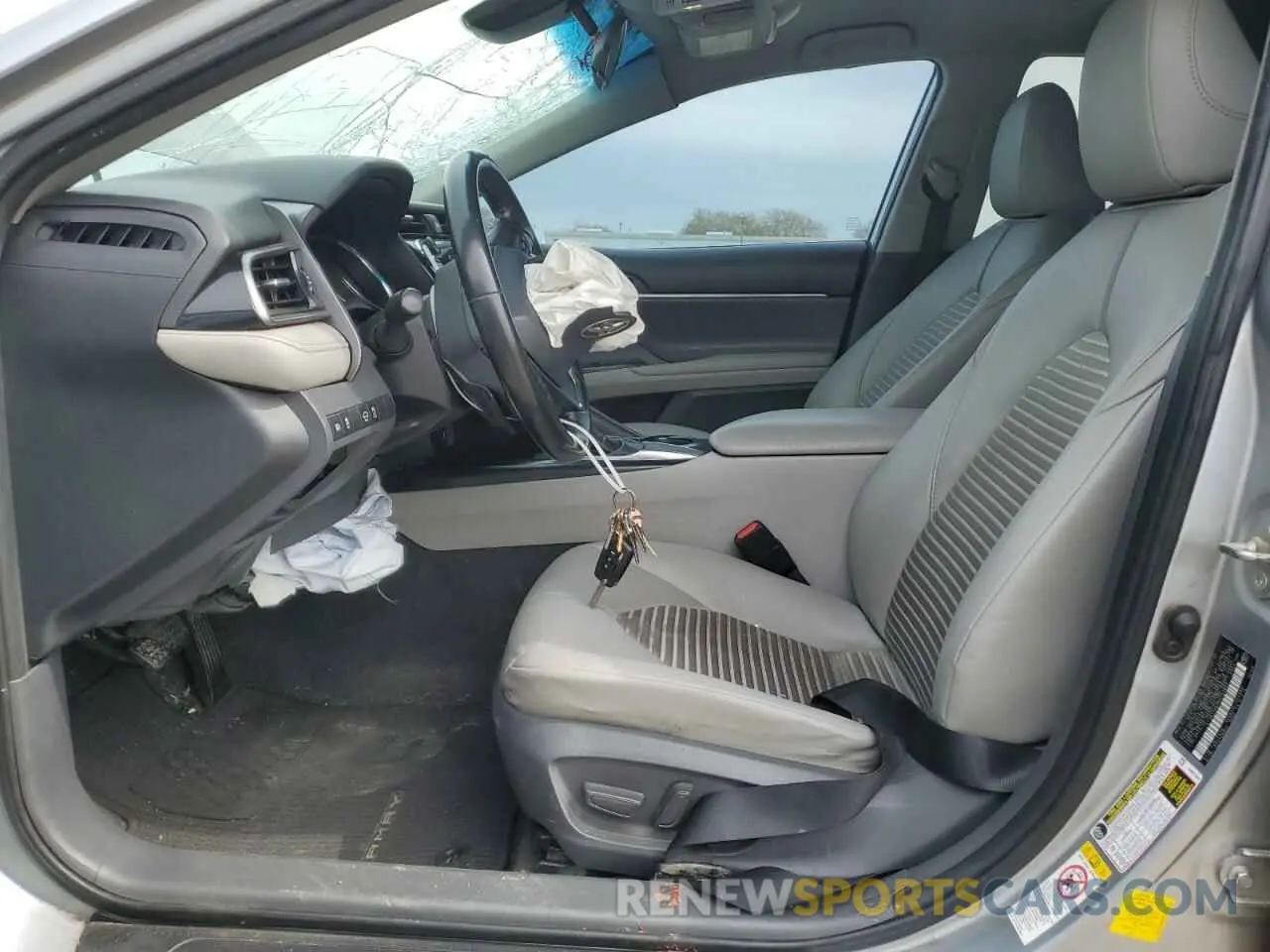 7 Photograph of a damaged car 4T1B11HK7KU752853 TOYOTA CAMRY 2019