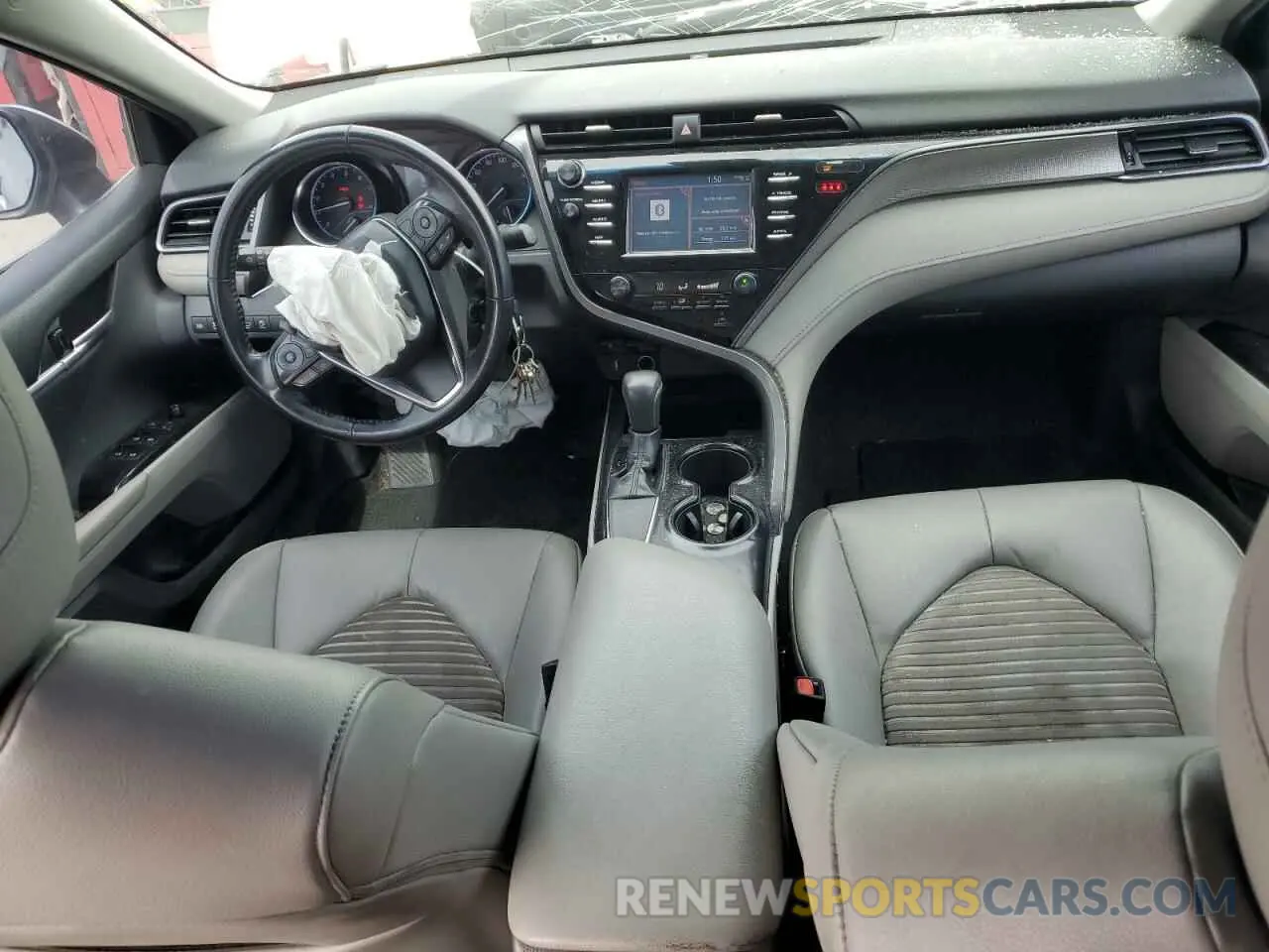 8 Photograph of a damaged car 4T1B11HK7KU752853 TOYOTA CAMRY 2019
