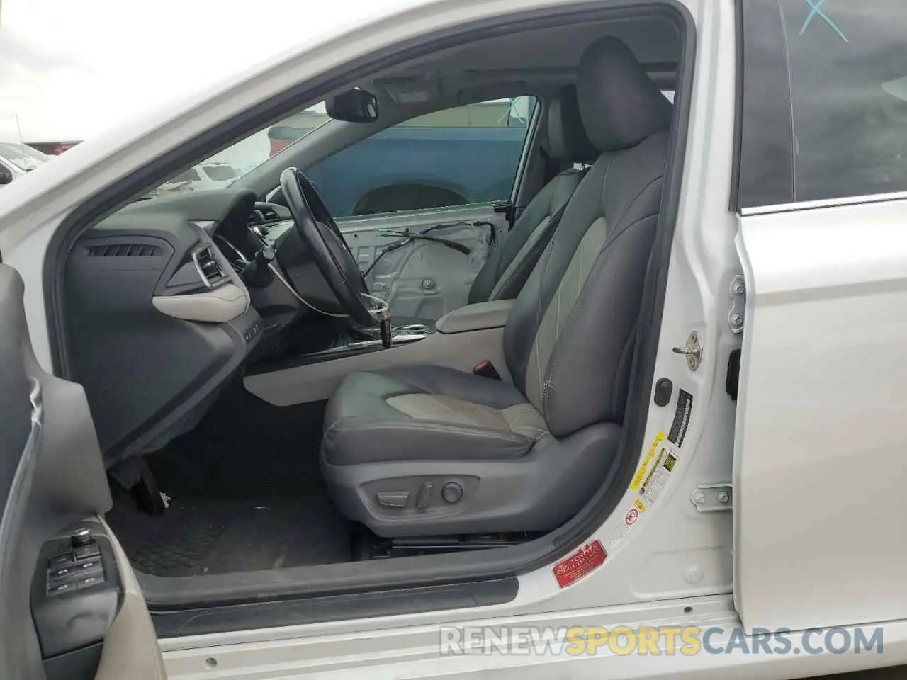 7 Photograph of a damaged car 4T1B11HK7KU753159 TOYOTA CAMRY 2019