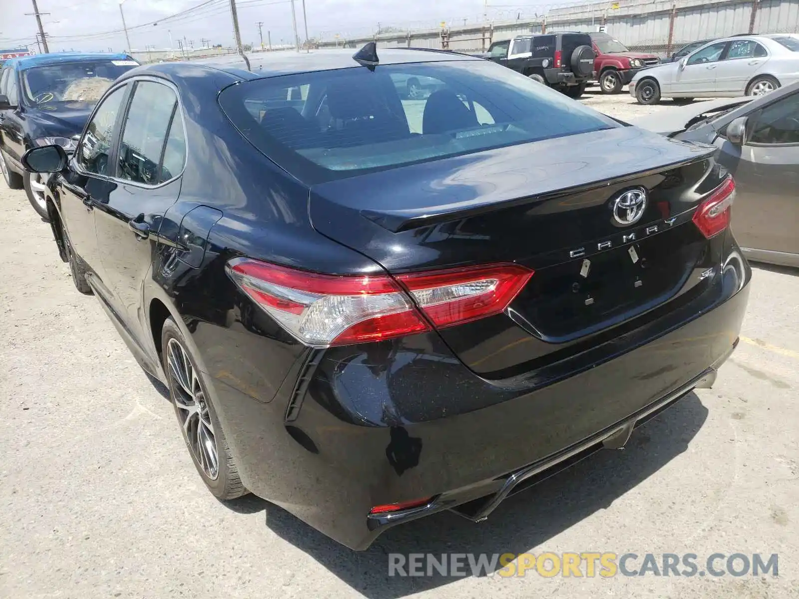 3 Photograph of a damaged car 4T1B11HK7KU760466 TOYOTA CAMRY 2019