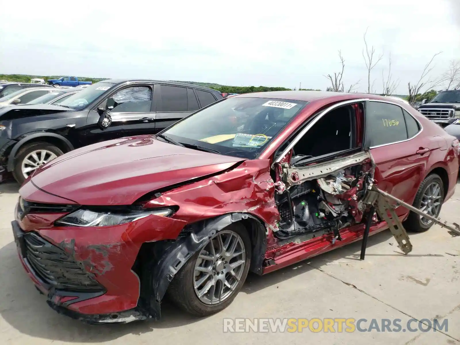 10 Photograph of a damaged car 4T1B11HK7KU761794 TOYOTA CAMRY 2019