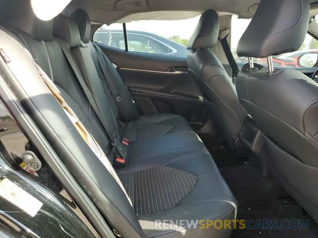 10 Photograph of a damaged car 4T1B11HK7KU763299 TOYOTA CAMRY 2019