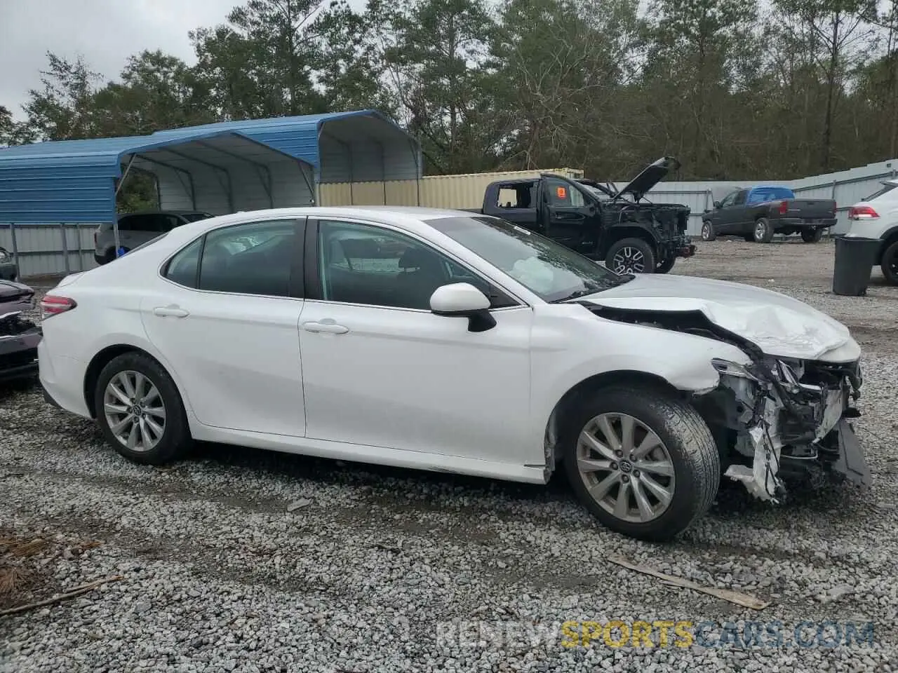 4 Photograph of a damaged car 4T1B11HK7KU769152 TOYOTA CAMRY 2019