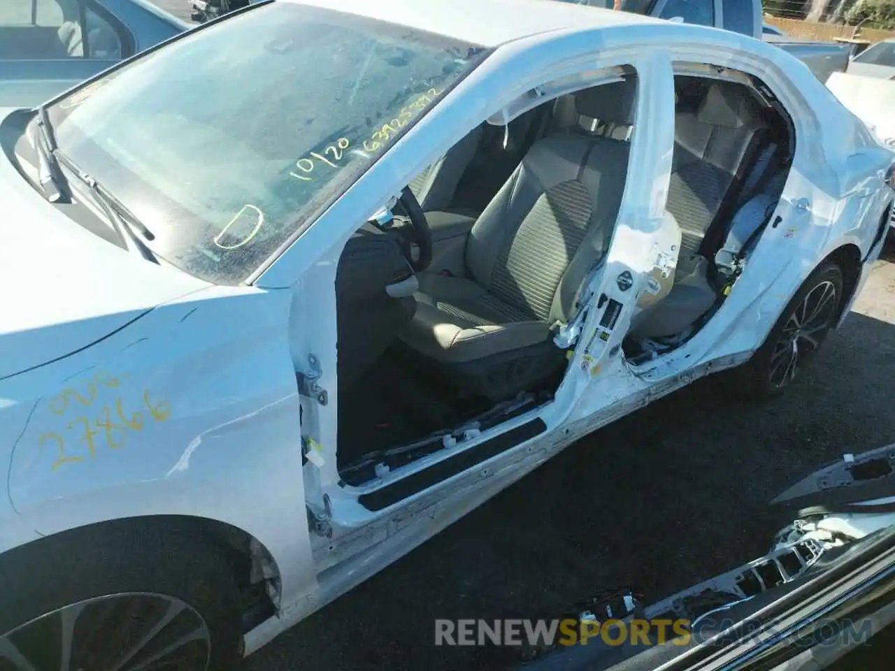 9 Photograph of a damaged car 4T1B11HK7KU770852 TOYOTA CAMRY 2019