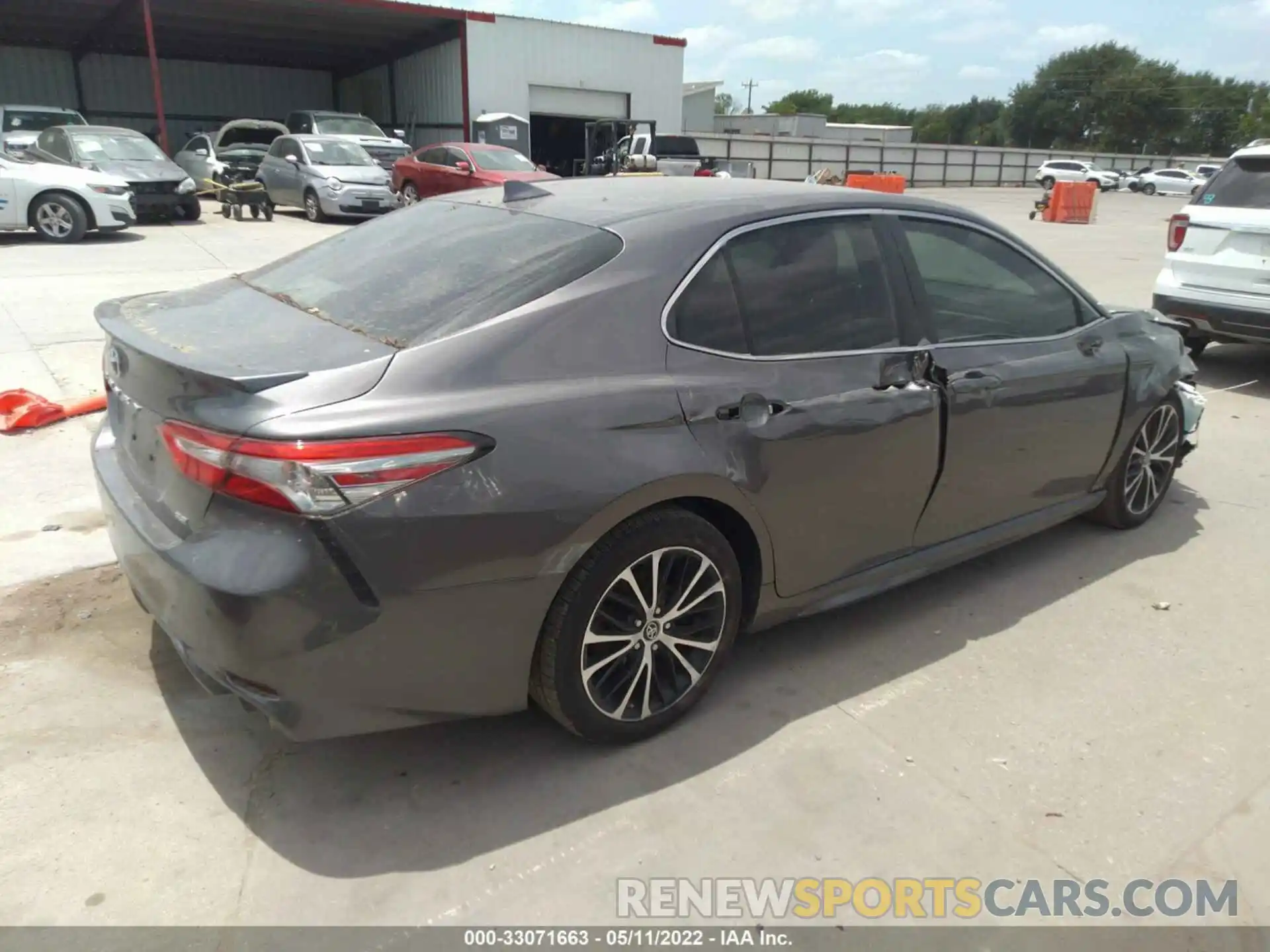 4 Photograph of a damaged car 4T1B11HK7KU779910 TOYOTA CAMRY 2019