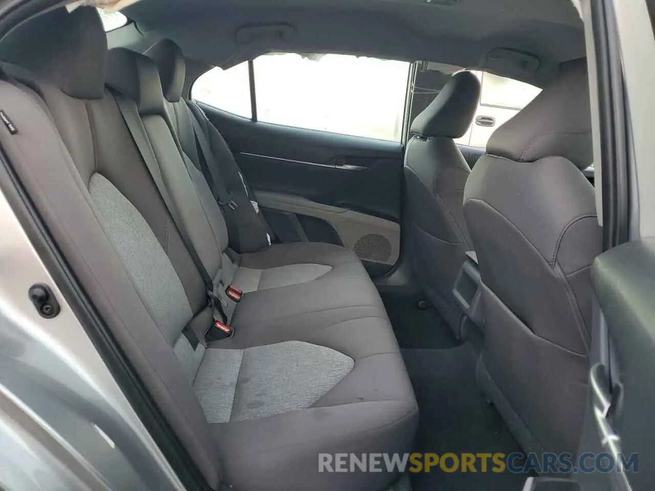 10 Photograph of a damaged car 4T1B11HK7KU781723 TOYOTA CAMRY 2019