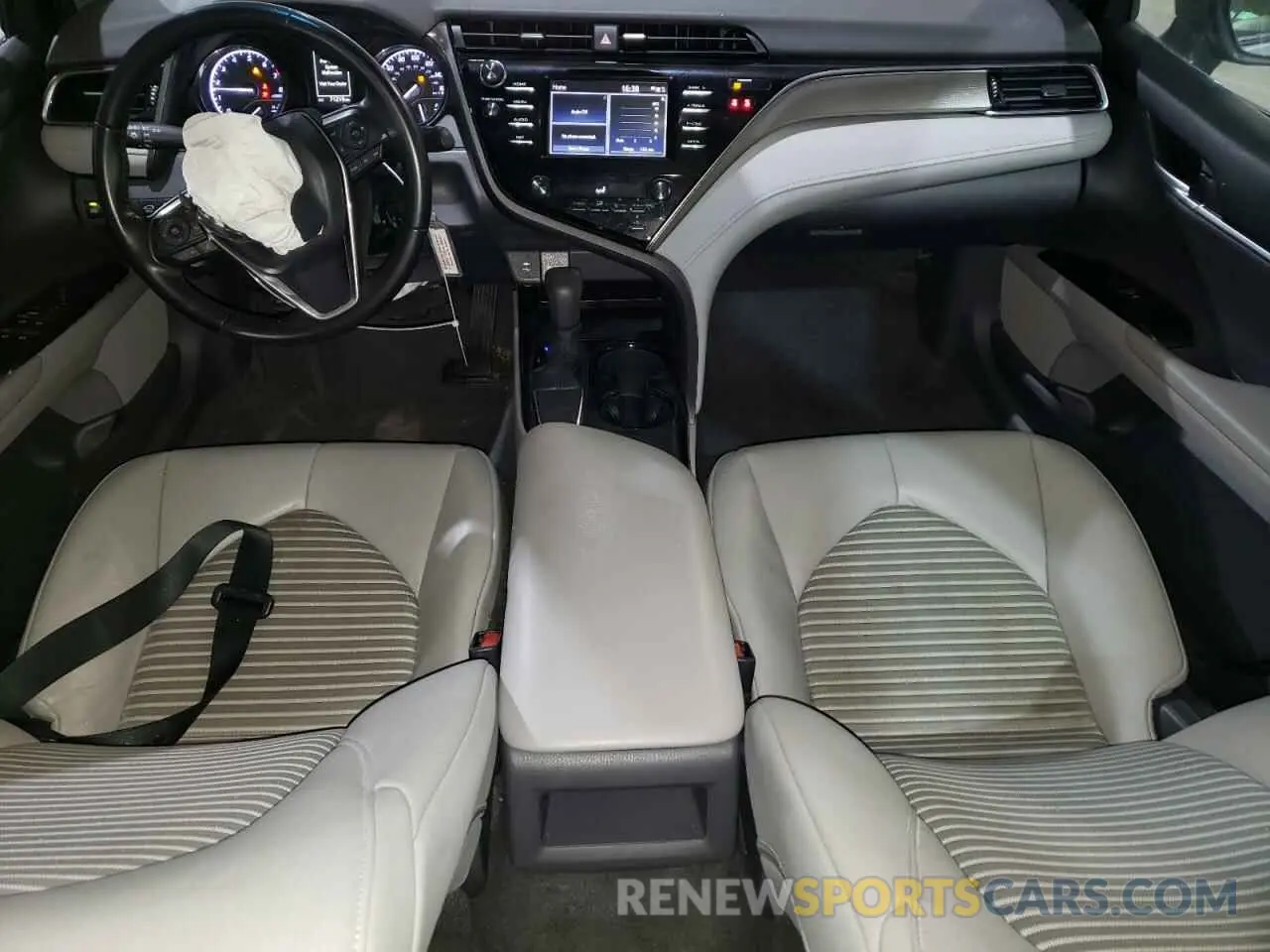 8 Photograph of a damaged car 4T1B11HK7KU782144 TOYOTA CAMRY 2019