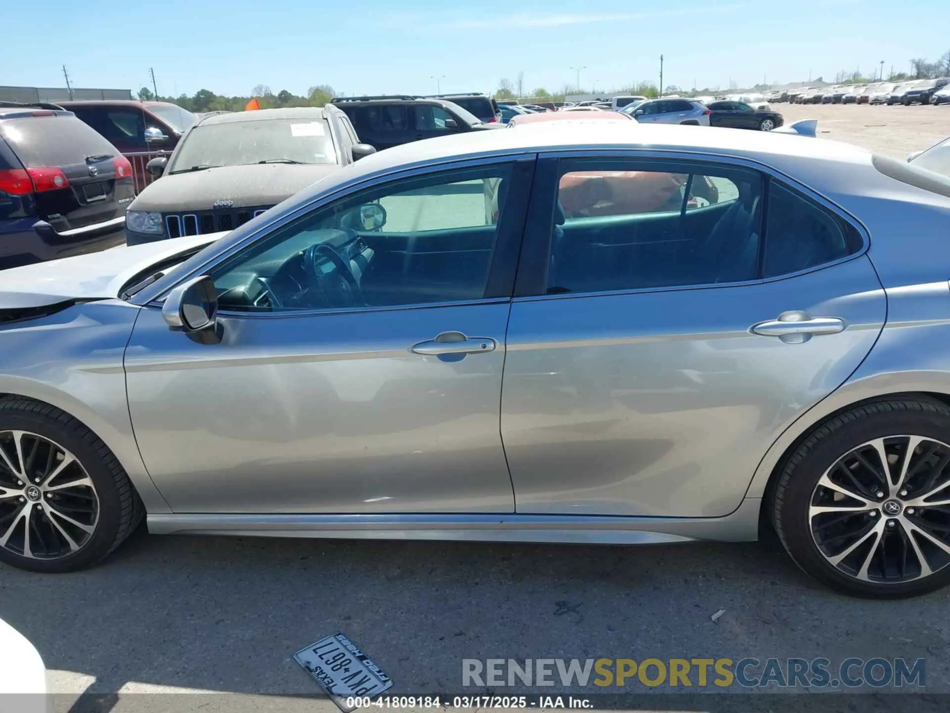 14 Photograph of a damaged car 4T1B11HK7KU783438 TOYOTA CAMRY 2019