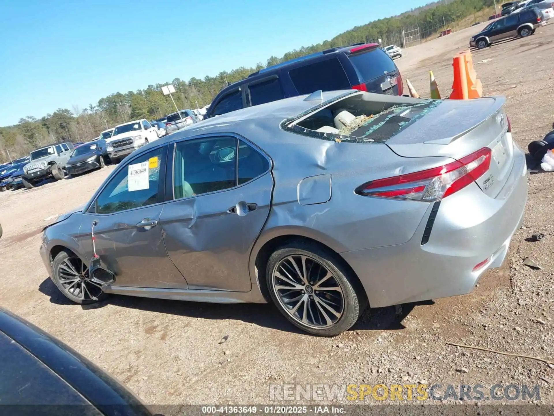 14 Photograph of a damaged car 4T1B11HK7KU789563 TOYOTA CAMRY 2019