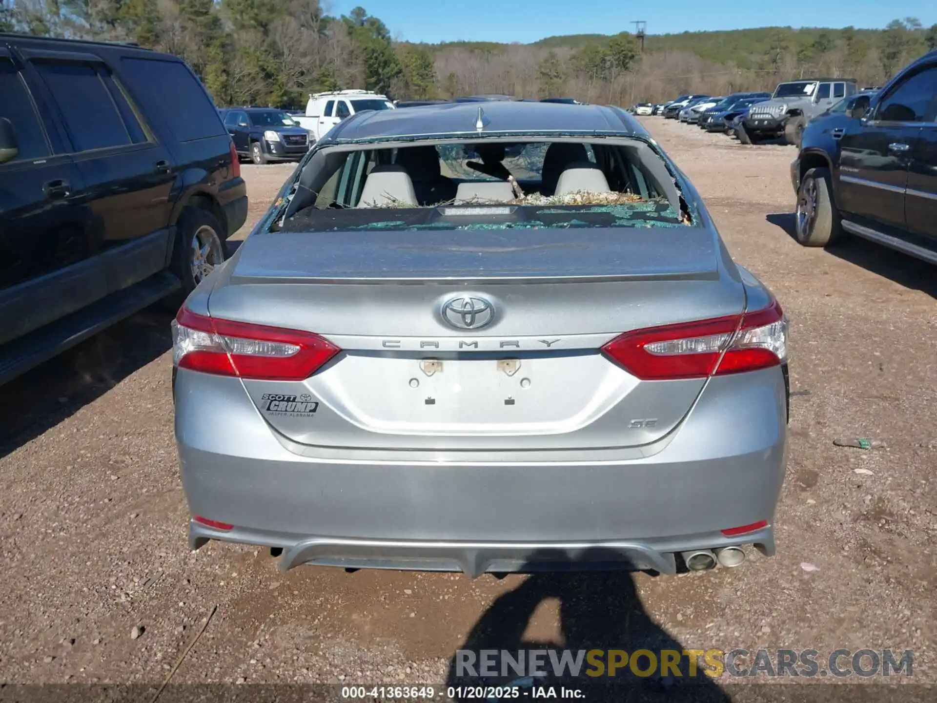 16 Photograph of a damaged car 4T1B11HK7KU789563 TOYOTA CAMRY 2019