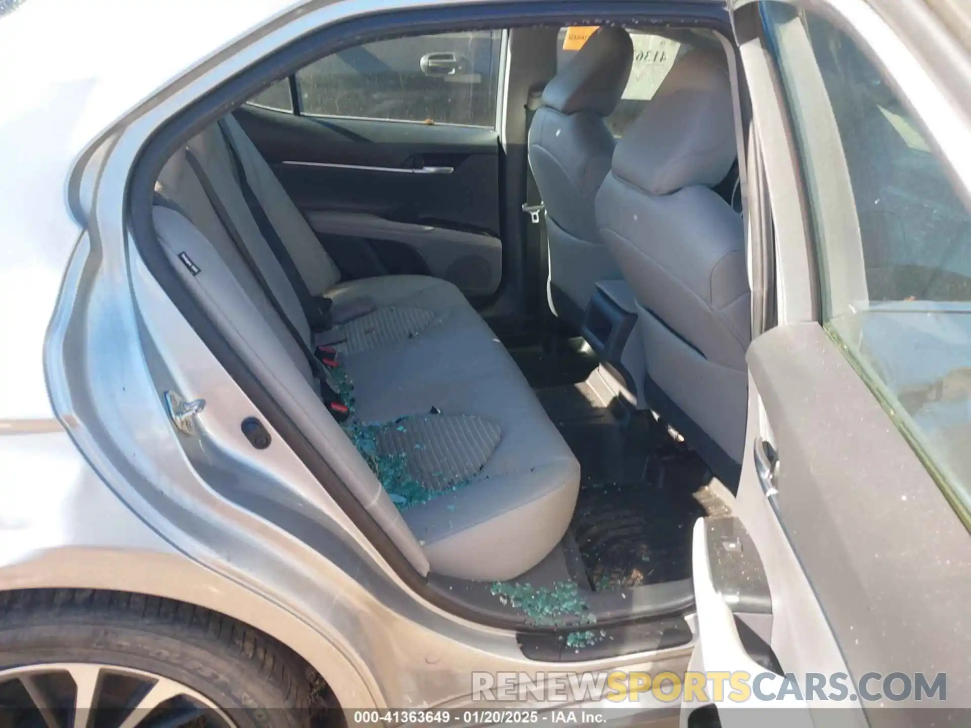 8 Photograph of a damaged car 4T1B11HK7KU789563 TOYOTA CAMRY 2019