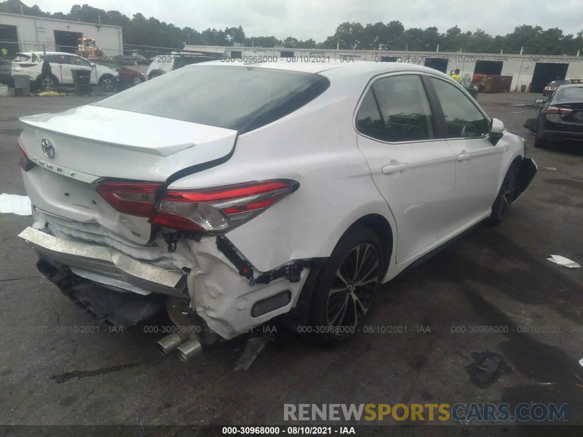 4 Photograph of a damaged car 4T1B11HK7KU801677 TOYOTA CAMRY 2019