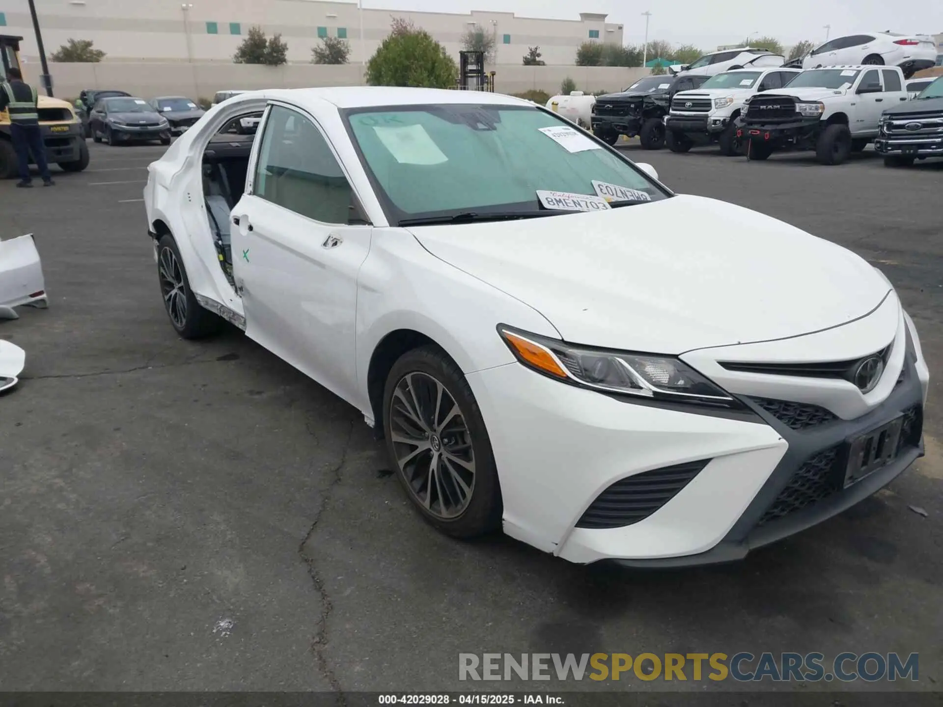 1 Photograph of a damaged car 4T1B11HK7KU806491 TOYOTA CAMRY 2019