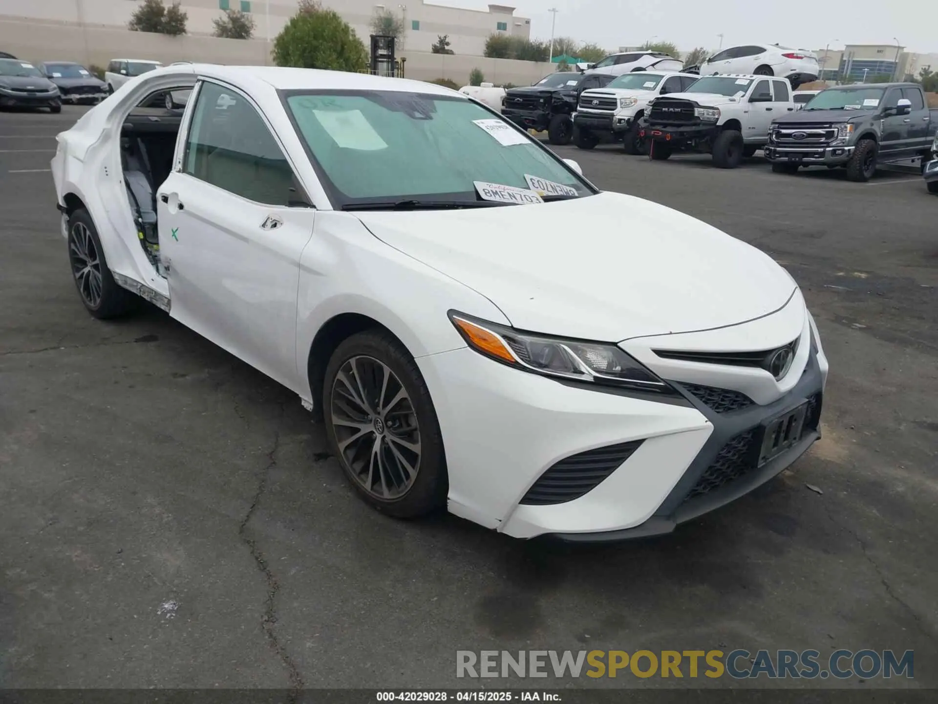14 Photograph of a damaged car 4T1B11HK7KU806491 TOYOTA CAMRY 2019