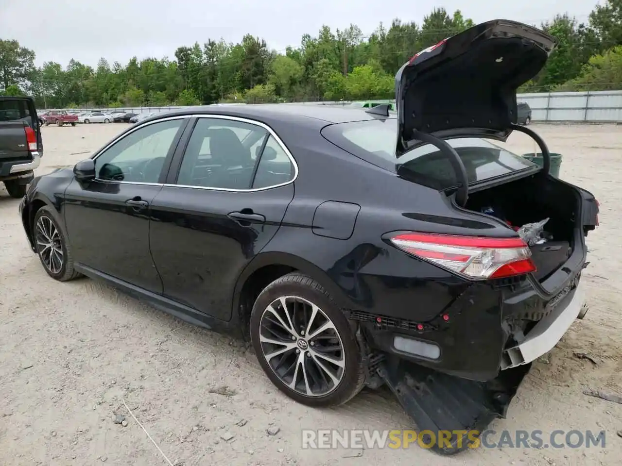 3 Photograph of a damaged car 4T1B11HK7KU807673 TOYOTA CAMRY 2019