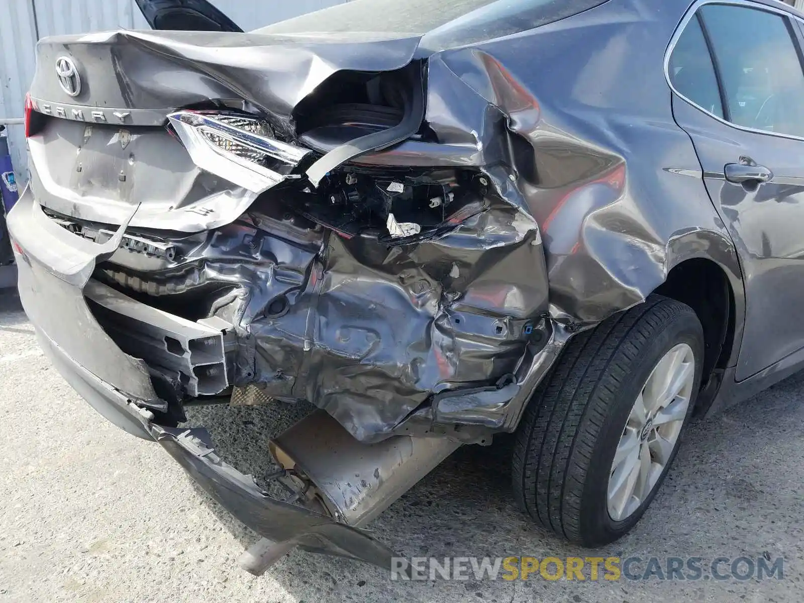 9 Photograph of a damaged car 4T1B11HK7KU811724 TOYOTA CAMRY 2019