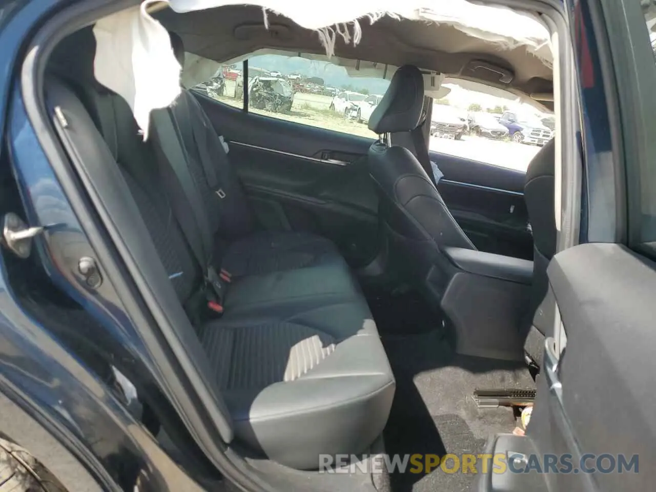 10 Photograph of a damaged car 4T1B11HK7KU827857 TOYOTA CAMRY 2019