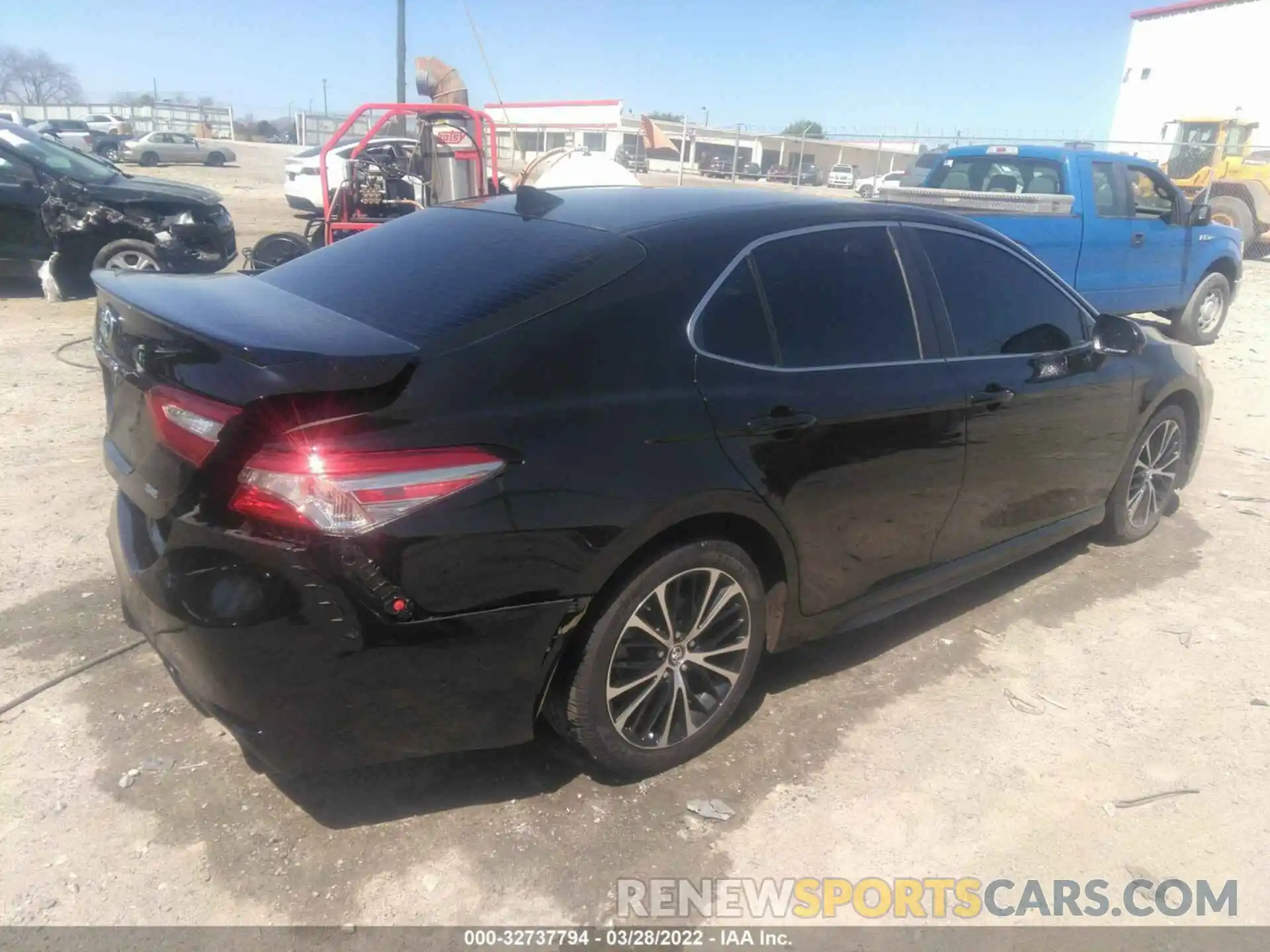 4 Photograph of a damaged car 4T1B11HK7KU829821 TOYOTA CAMRY 2019