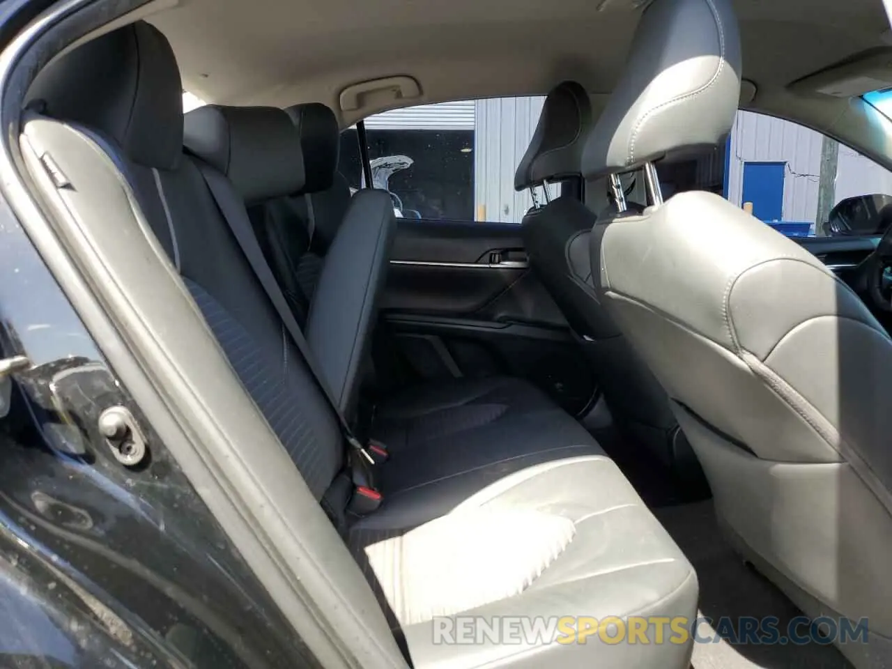 10 Photograph of a damaged car 4T1B11HK7KU837160 TOYOTA CAMRY 2019
