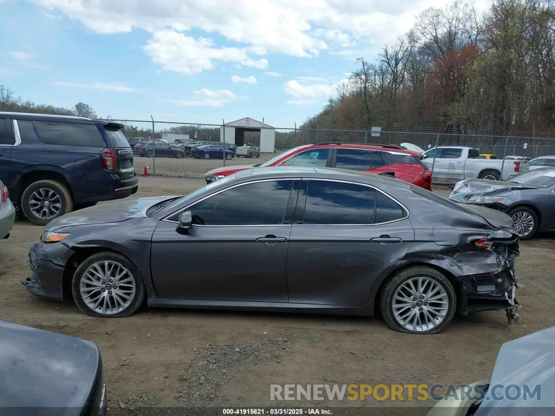 14 Photograph of a damaged car 4T1B11HK7KU840270 TOYOTA CAMRY 2019