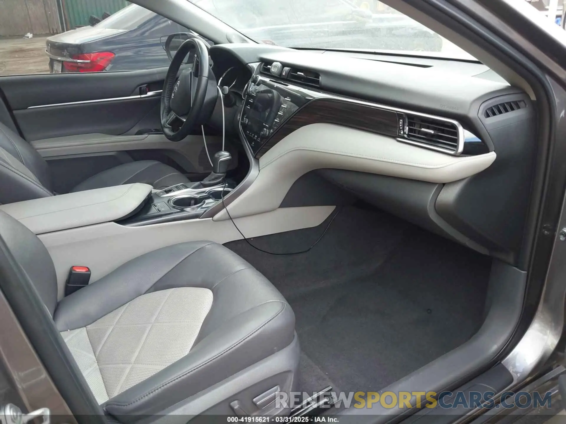 5 Photograph of a damaged car 4T1B11HK7KU840270 TOYOTA CAMRY 2019