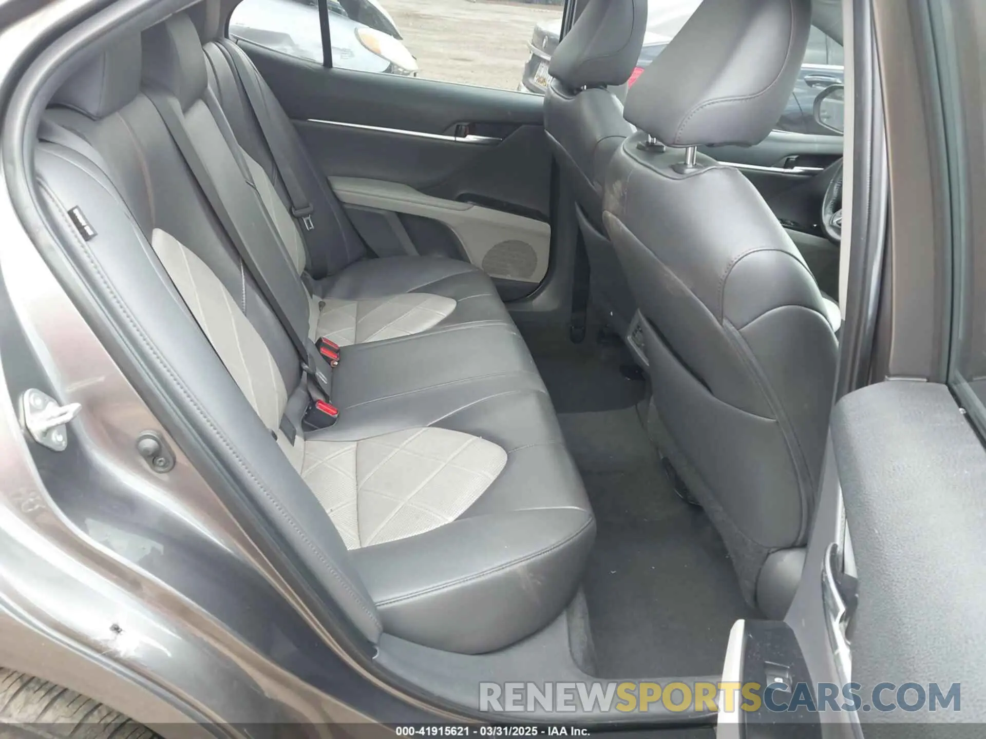 8 Photograph of a damaged car 4T1B11HK7KU840270 TOYOTA CAMRY 2019