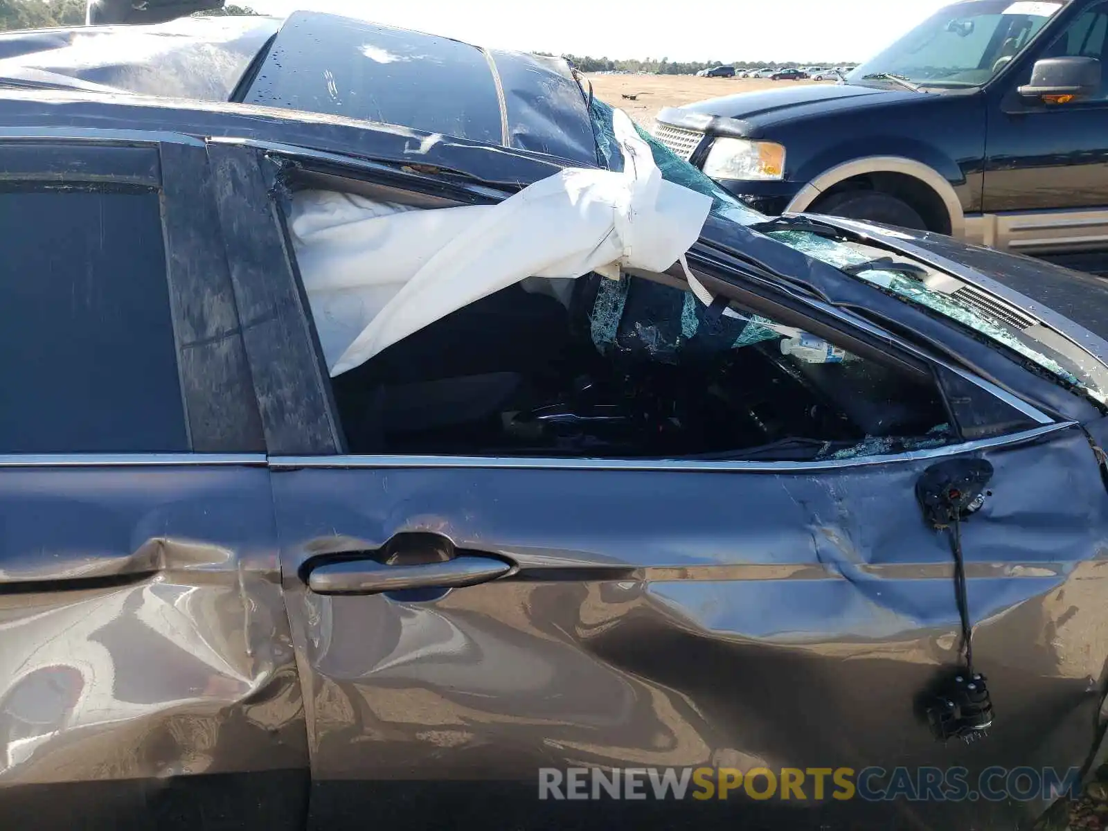 5 Photograph of a damaged car 4T1B11HK7KU847820 TOYOTA CAMRY 2019