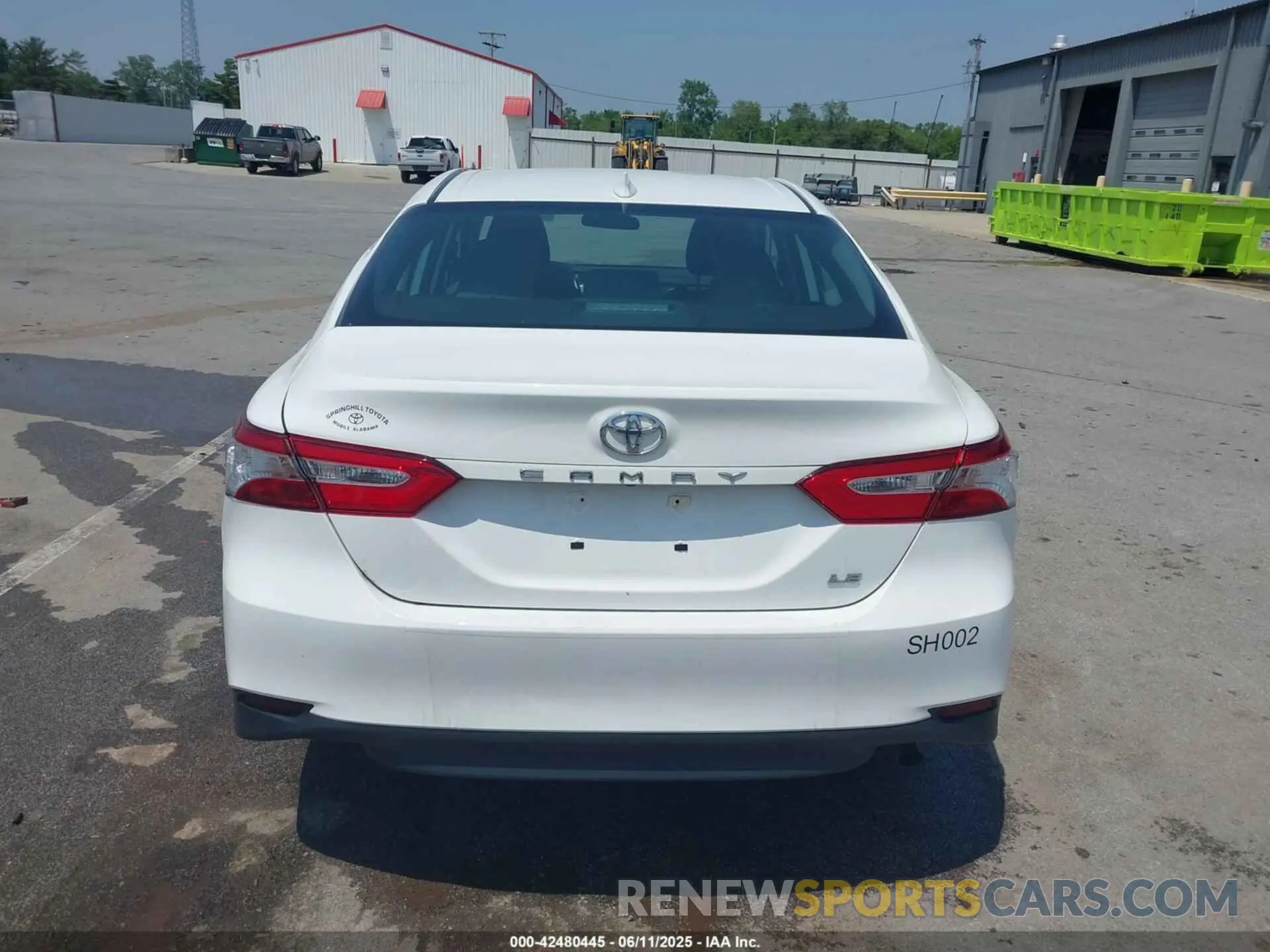 16 Photograph of a damaged car 4T1B11HK7KU853374 TOYOTA CAMRY 2019