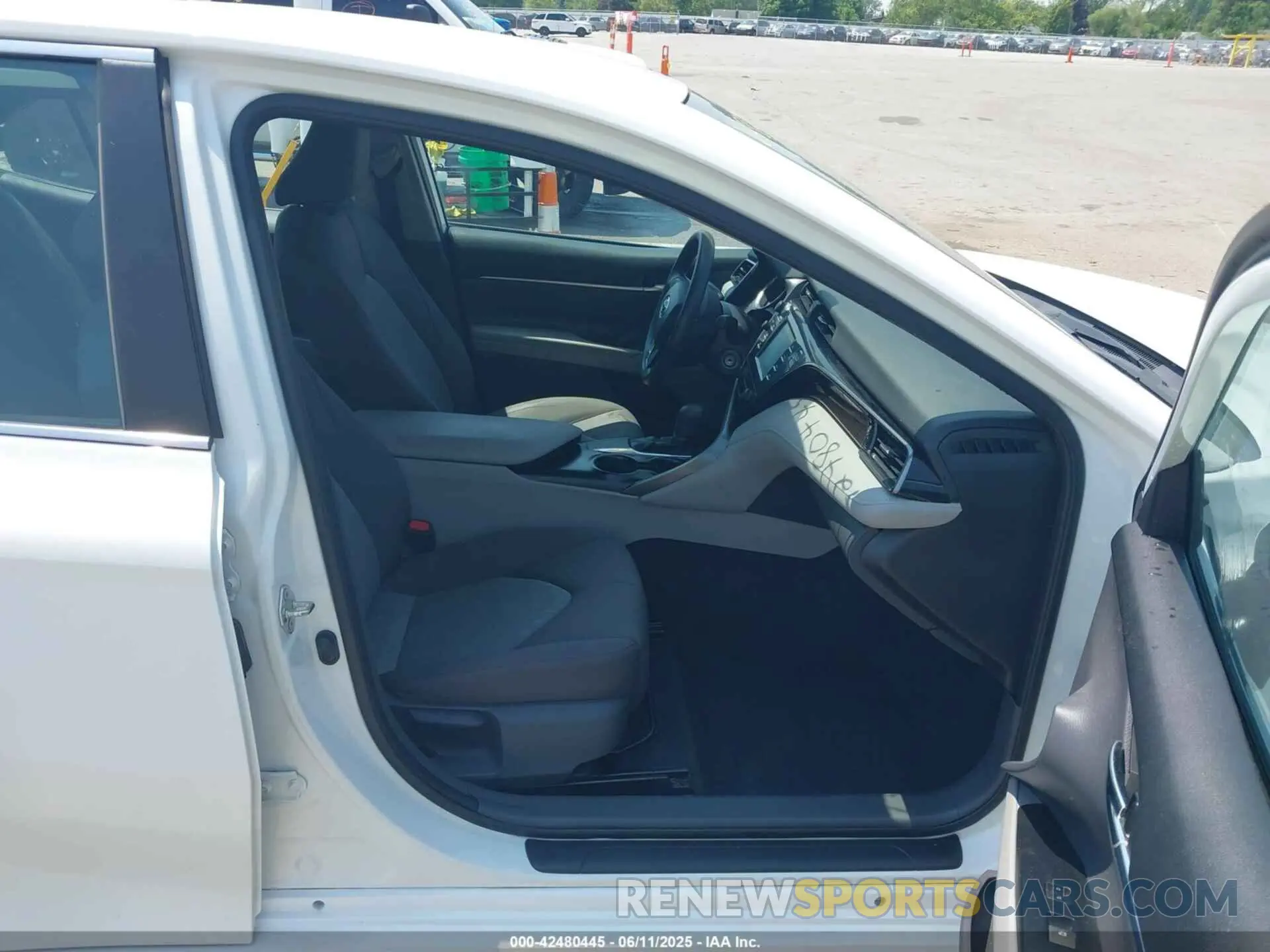 5 Photograph of a damaged car 4T1B11HK7KU853374 TOYOTA CAMRY 2019