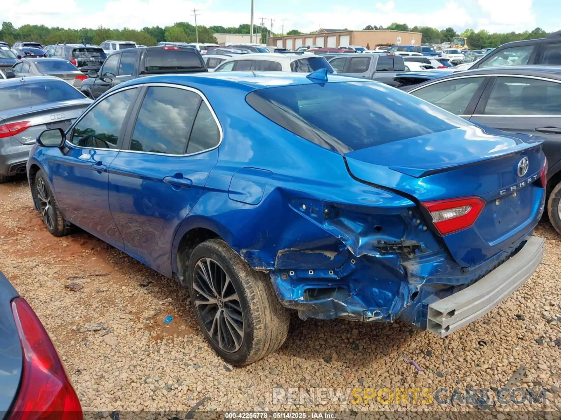 3 Photograph of a damaged car 4T1B11HK8KU161060 TOYOTA CAMRY 2019