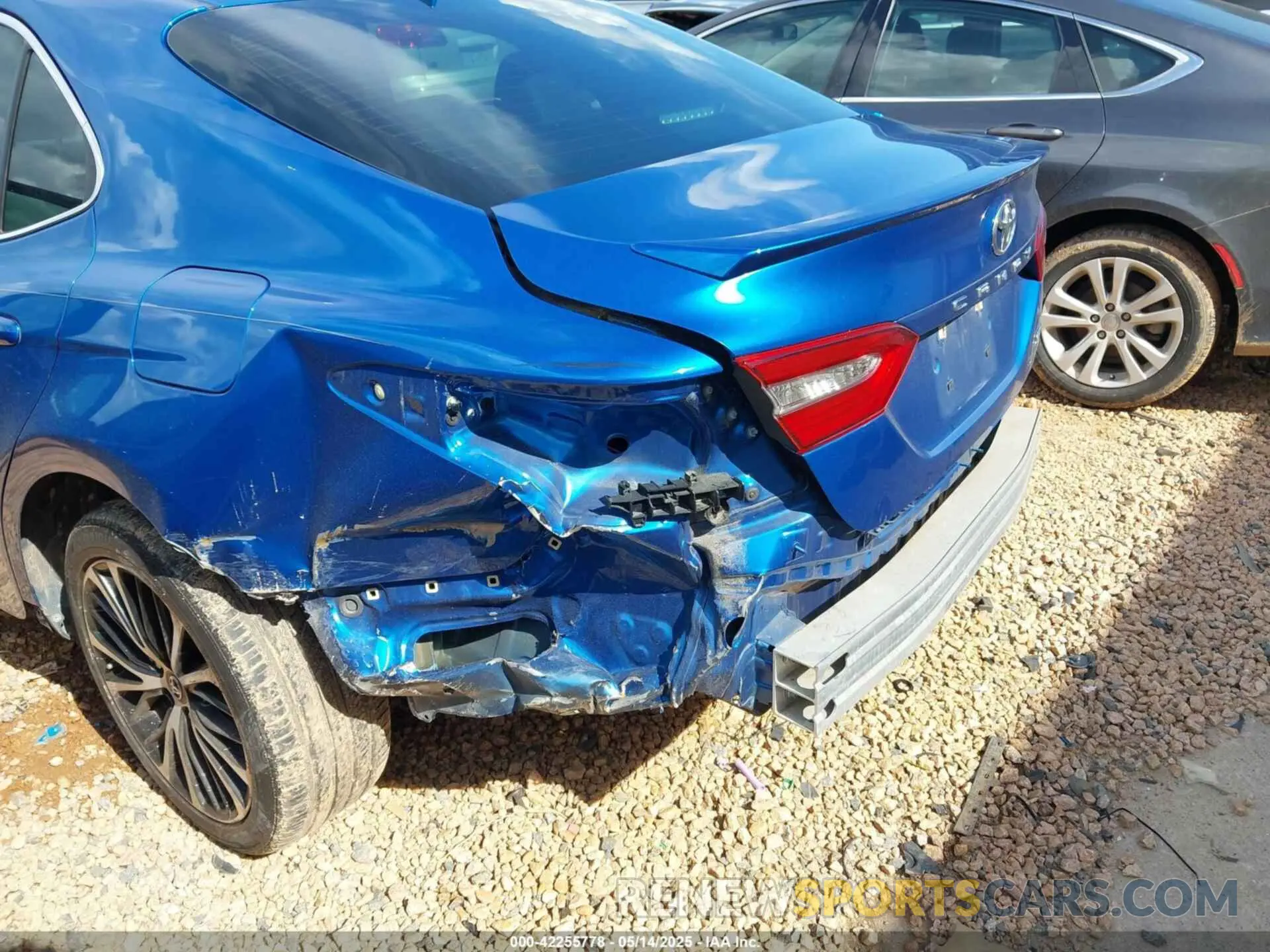 6 Photograph of a damaged car 4T1B11HK8KU161060 TOYOTA CAMRY 2019