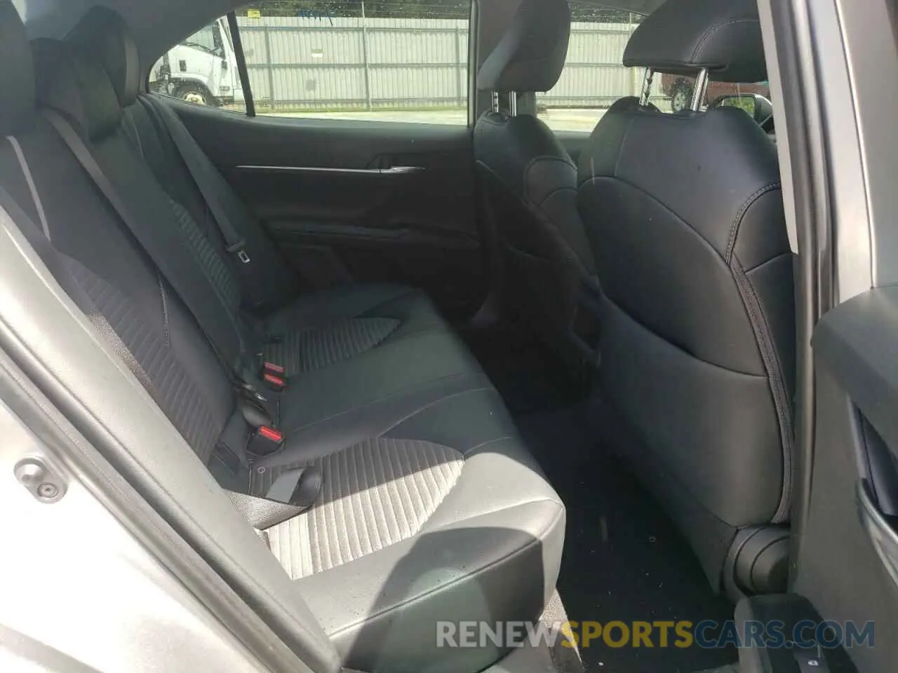 6 Photograph of a damaged car 4T1B11HK8KU162032 TOYOTA CAMRY 2019