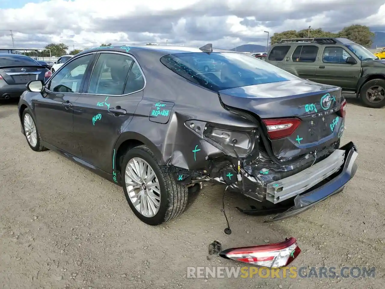 3 Photograph of a damaged car 4T1B11HK8KU162094 TOYOTA CAMRY 2019