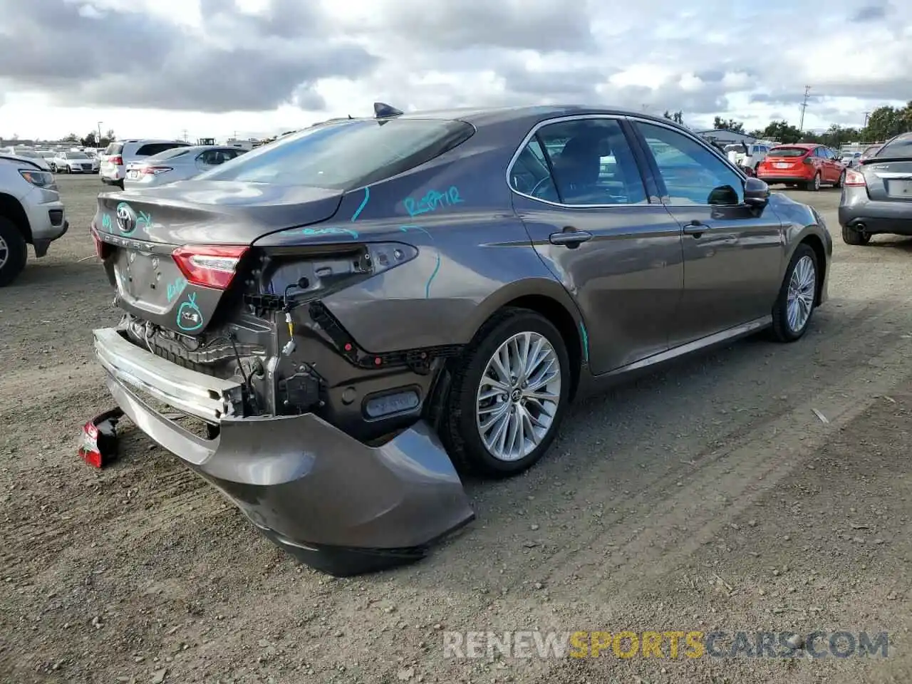 4 Photograph of a damaged car 4T1B11HK8KU162094 TOYOTA CAMRY 2019